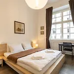 Pensión Urban Rooms--free Parking-- 3*