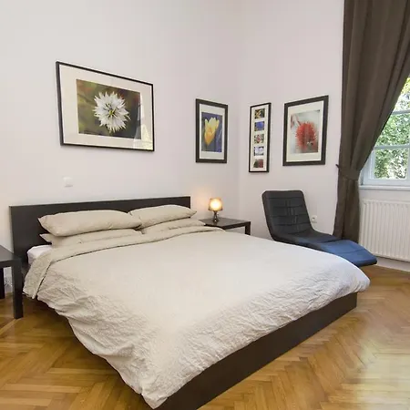 ゲストハウス Urban Rooms--free Parking-- リュブリャナ