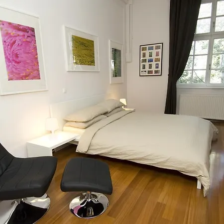 Urban Rooms--free Parking--