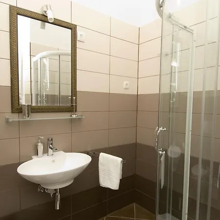 Urban Rooms--free Parking-- ゲストハウス 3*