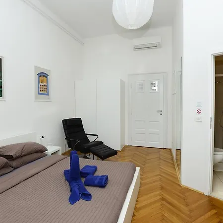 بيت ضيافة Galeria