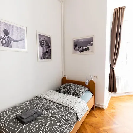 Urban Rooms--free Parking-- Gostinjska kuća