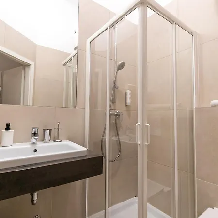 Urban Rooms--free Parking-- 3* リュブリャナ