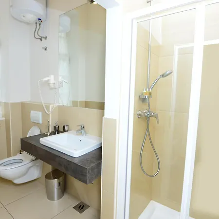 Urban Rooms--free Parking-- ゲストハウス リュブリャナ