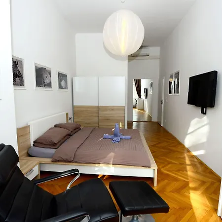 Affittacamere Urban Rooms--free Parking-- Lubiana