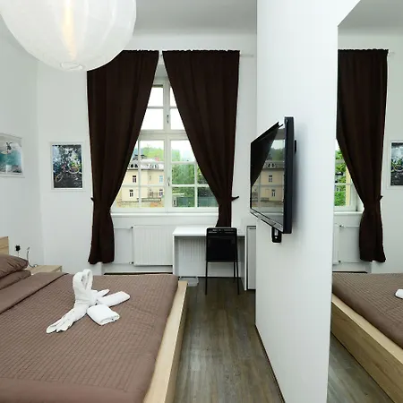 Gostinjska kuća Urban Rooms--free Parking--