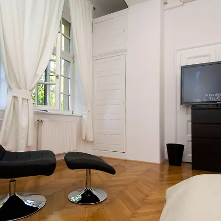 بيت ضيافة Galeria 3*