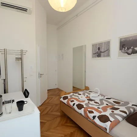 Urban Rooms--free Parking-- 3*