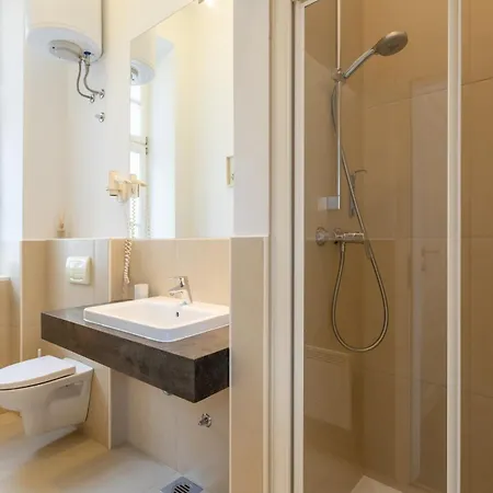 Urban Rooms--free Parking-- Affittacamere