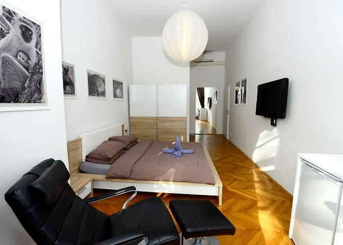 Πανσιόν Urban Rooms--free Parking-- Λιουμπλιάνα