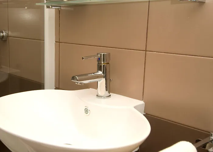 Urban Rooms--free Parking--