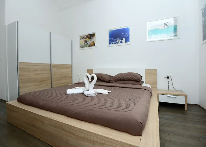 Urban Rooms--free Parking--