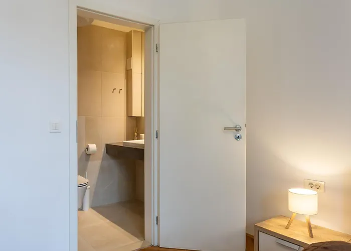 Urban Rooms--free Parking--