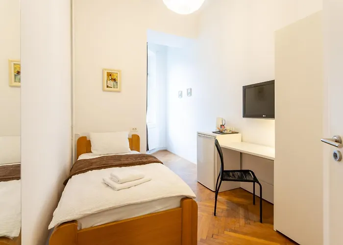 Urban Rooms--free Parking-- 3*